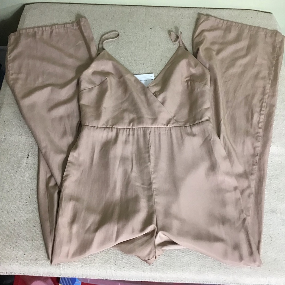 Revolve Lovers + Friends Women Jumpsuit  Sz. Med  NWT Missing Belt - Picture 4 of 8